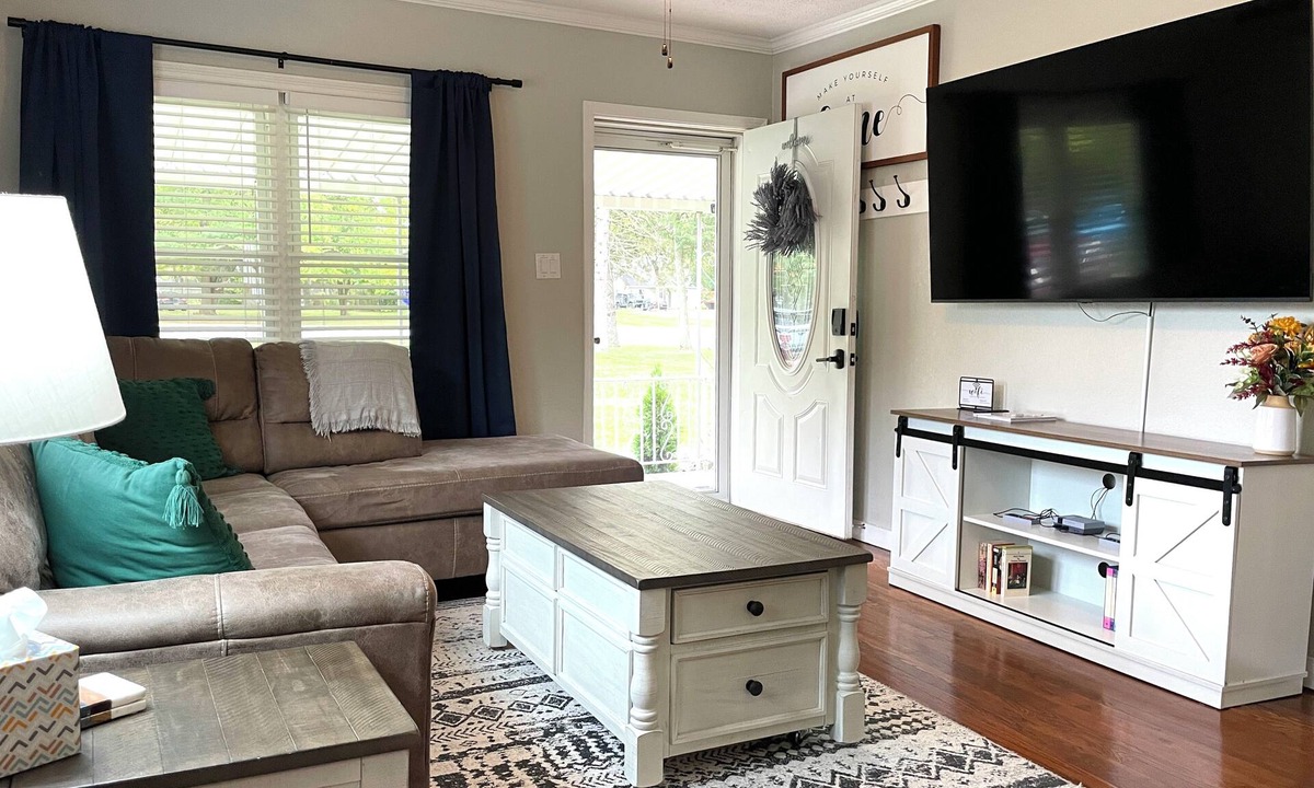 Saint Marys  Saint Joseph County House | Hot Tub | Outdoor Living | Game Room | Coffee Bar