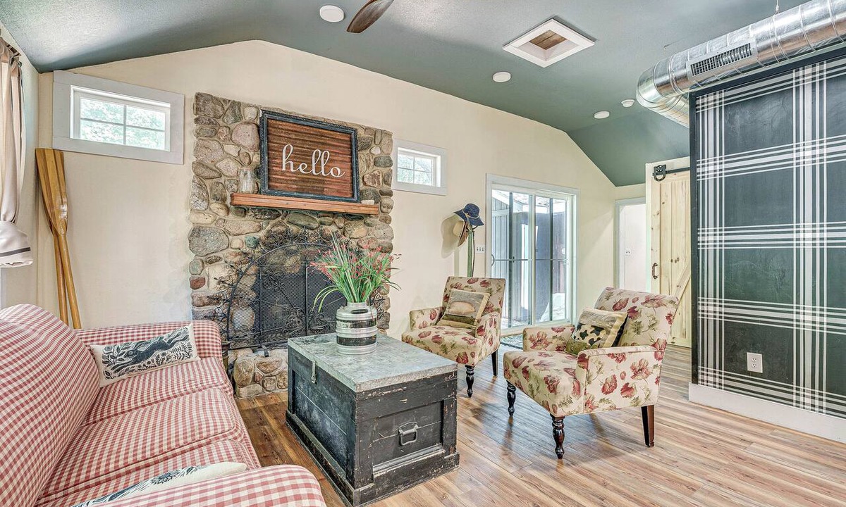Riverside House | Hot Tub + Yard: Farmhouse by Michigan Beaches!
