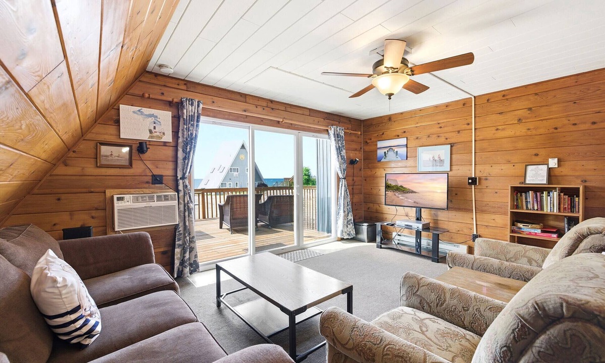 Stevensville Ski Chalet | Juniper Presents: Chalet #25 Walk to Beach Chalet & Resort Amenities