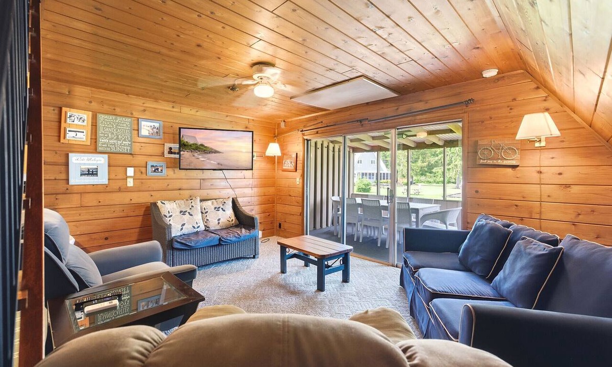 Stevensville Ski Chalet | Juniper Presents: Chalet #80 Family Fun w Pools & Resort Perks