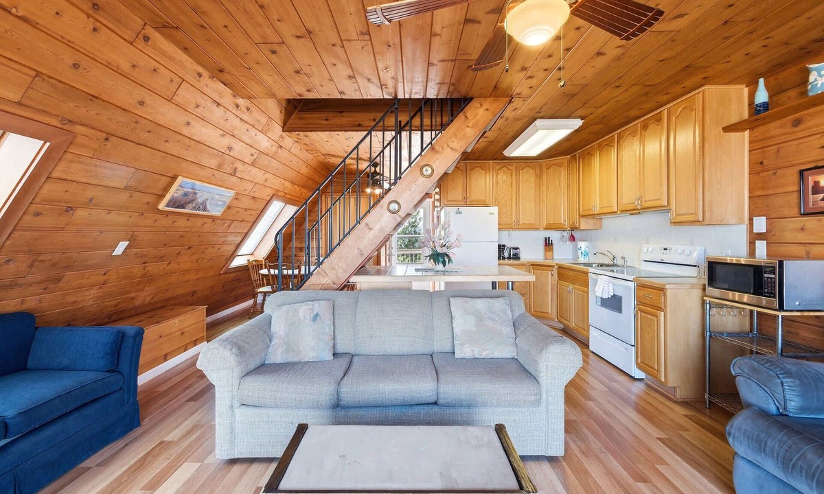 Stevensville Ski Chalet | Juniper Presents: Chalet #34 Deck Views, Pool, Games & More