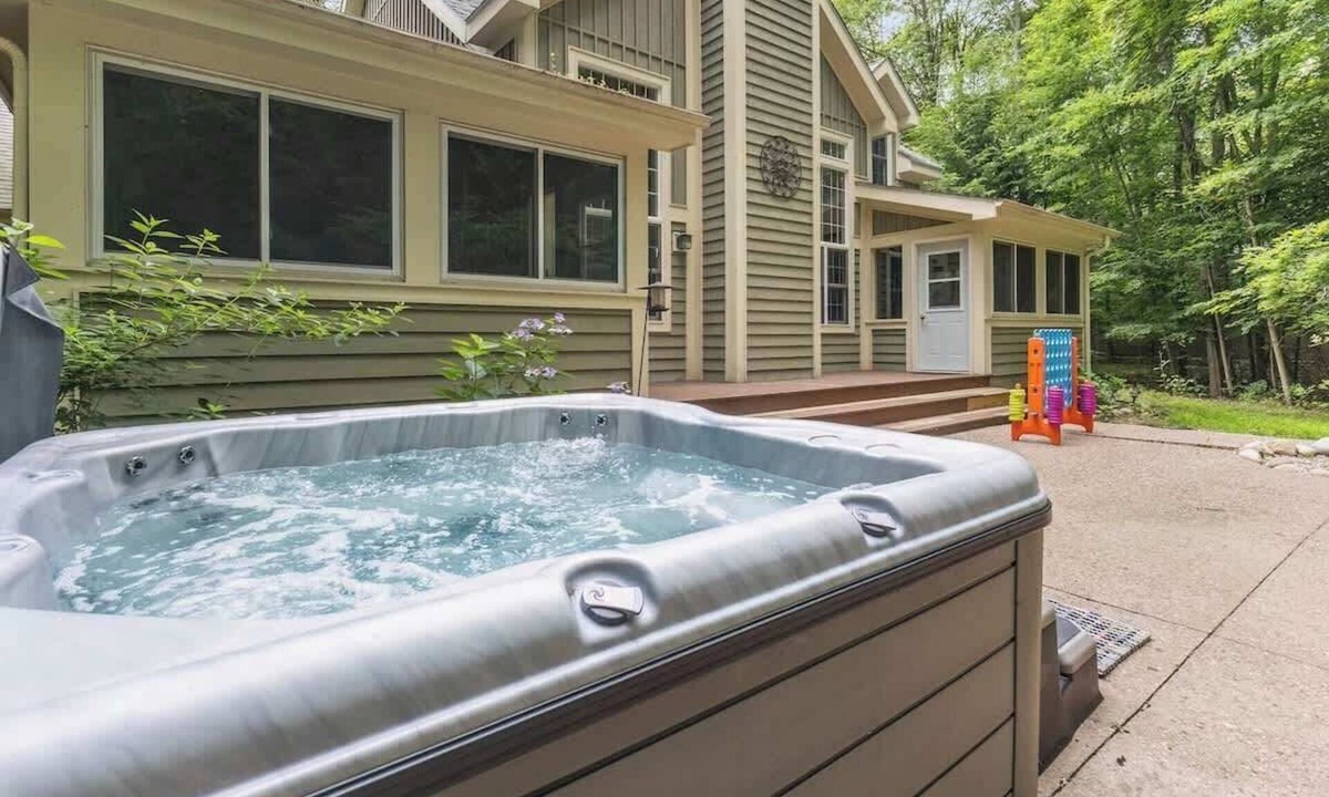 Shorewood-Tower Hills-Harbert House | Juniper Presents: Harbor Ctry-Gorgeous Cape Cod Home- 2 Wooded Acrs