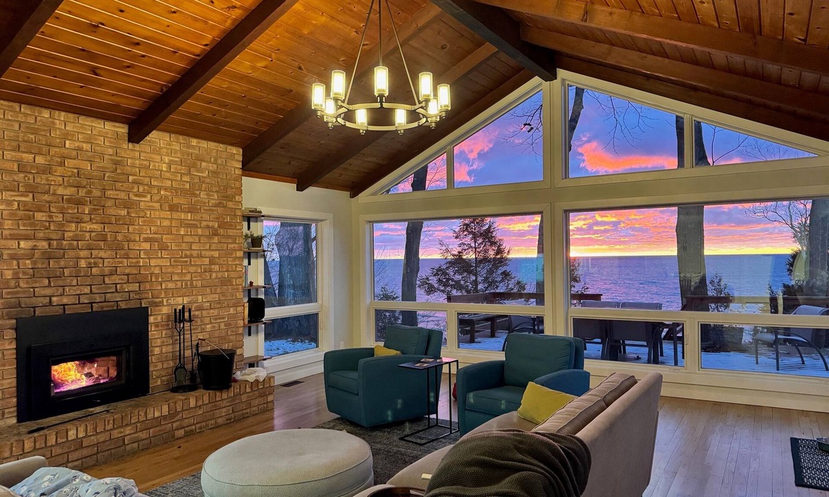 Montague Cottage | Lake Michigan Beachfront Cottage