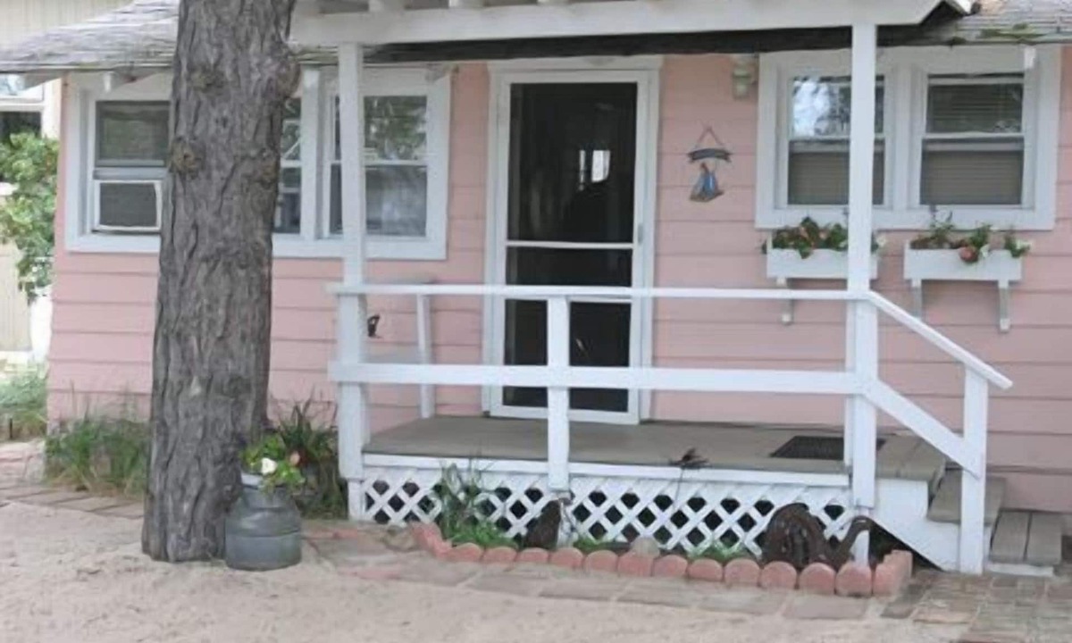 Wheeler Cottage | Lake Michigan, Indiana Beachfront Vacation Rental