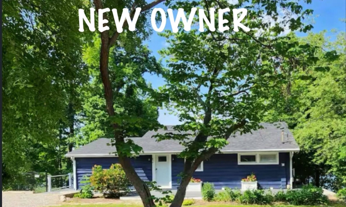 Columbia City House | LAKEFRONT HAVEN: 4BR/3BA TAKE ADVANTAGE OF KAYAKING, SWIMMING, & BOAT RENTALS!