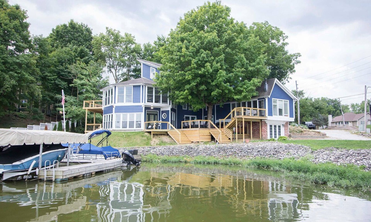 Noblesville House | Lakehouse - Sleeps up to 20 w/free boat slip. WINTER REMODEL - PICS COMING SOON
