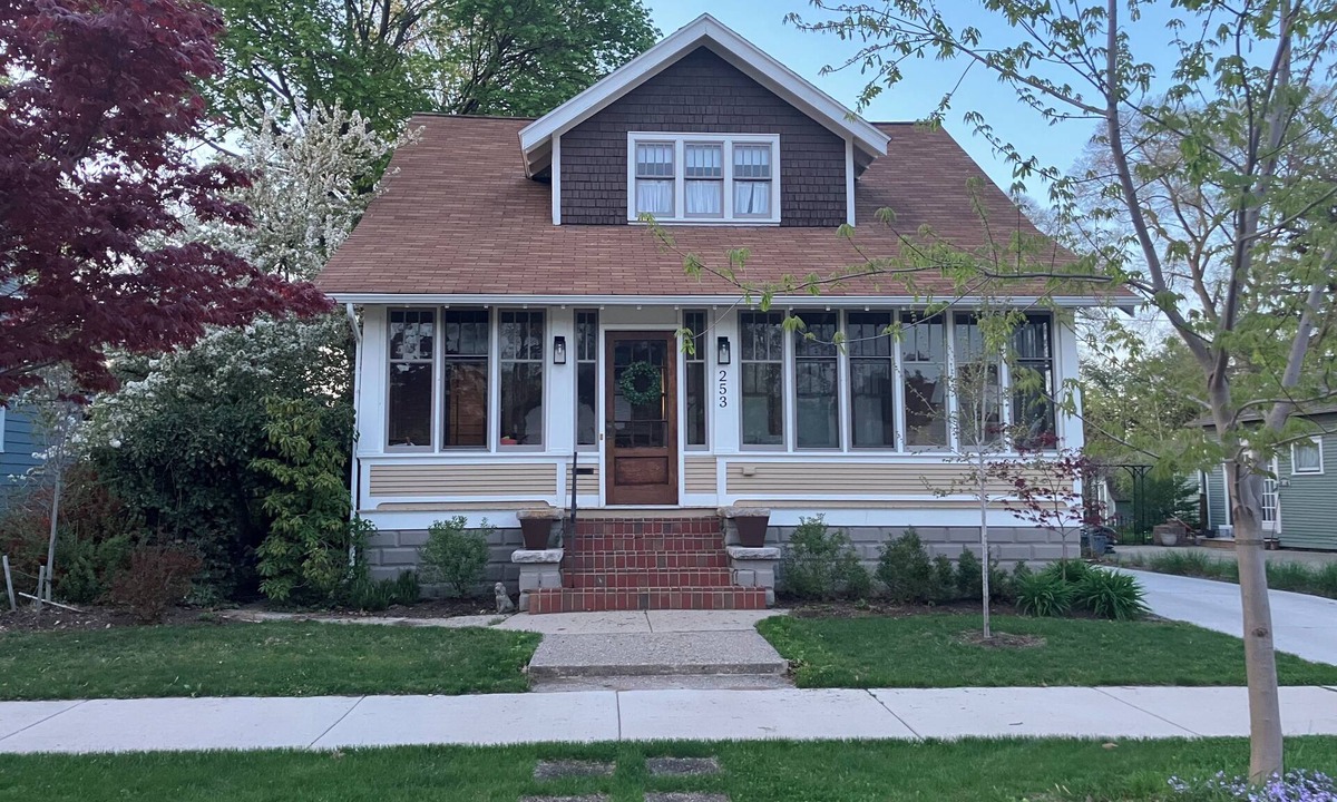 Holland Historic District House | Location, Location, Location! Holland Historic District Charmer!