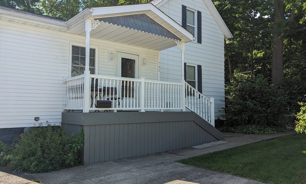 Saint Joseph House | Location! Walk to beach. Walk to town. Great fall dates still available.