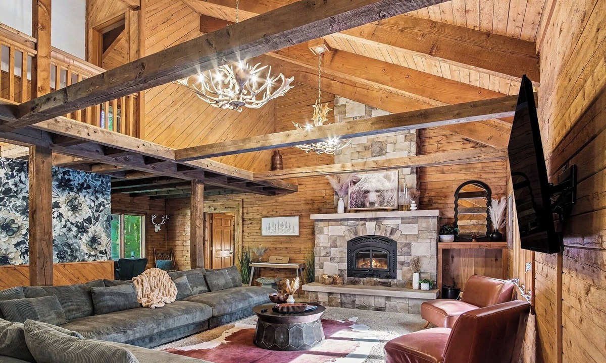 Plainwell Cabin | Log Lodge with Hot Tub, Arcade & Movie Theater