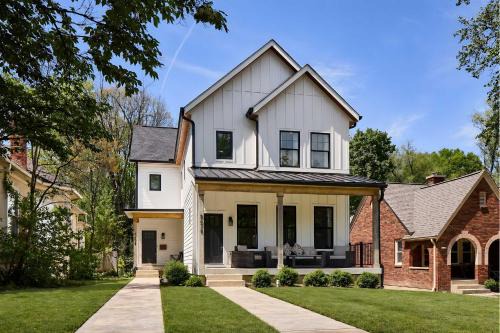 Meridian-Kessler House | Luxe Indy Home - Walk to Dining - Game Room - Family
