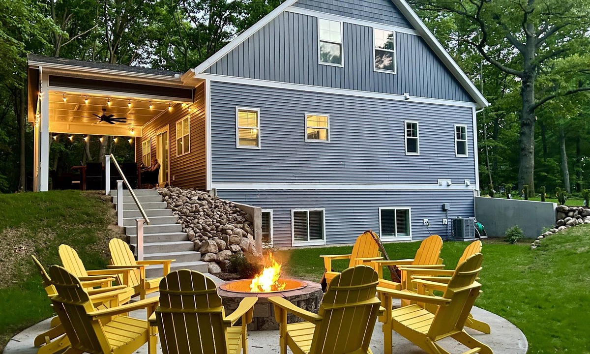 Mears House | Luxury house, covered patio, private fire pit patio. Memorial Day Weekend Open