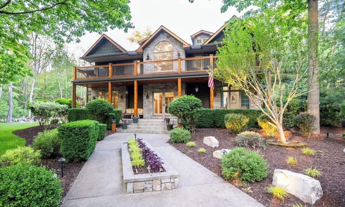 Saugatuck House | Luxury Lake MI Estate | Hot Tub, Theater, Beach Access