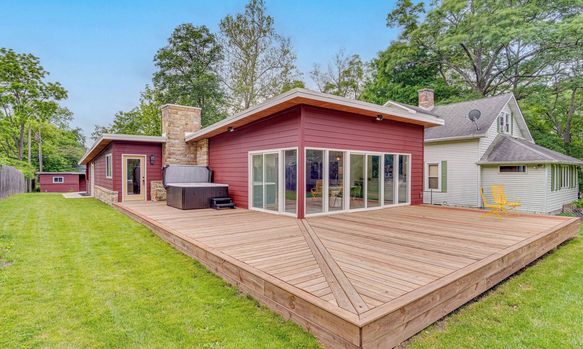 Spring Lake Cottage | Mid-Century Modern Lake Cottage in Indiana!