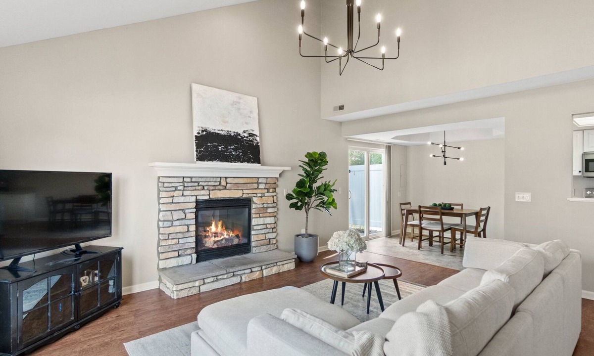 Fort Wayne House | Mid-Century Modern Villa near Dupont and Parkview Hospital