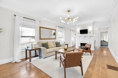 Meridian-Kessler House | MidTown Cozy Cottage
