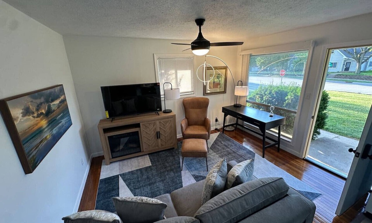 Plainfield Apartment | Modern 1 Bedroom Apartment in Plainfield Indiana Near Parks and Indianapolis Airport