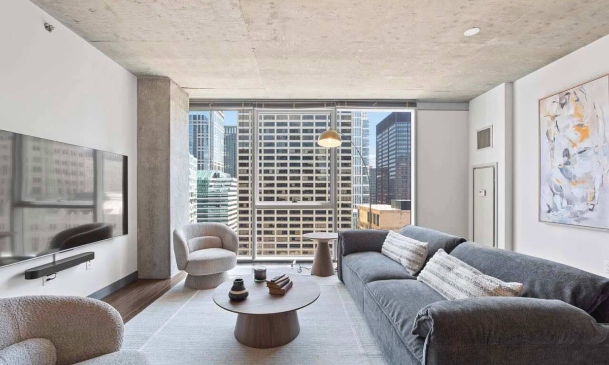 Downtown Chicago Apartment | Modern 2BR in The Loop + Panoramic City Views
