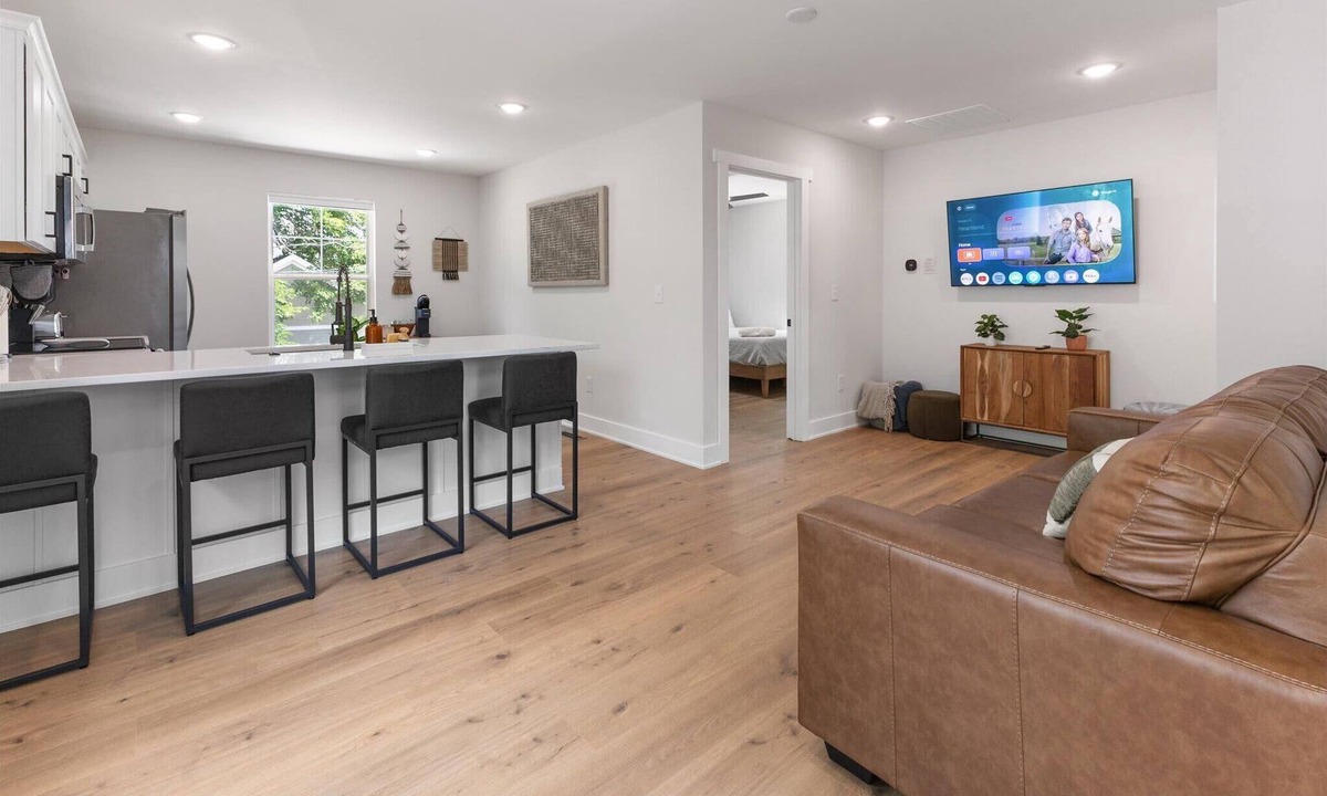 Holy Cross House | Modern Carriage House Indianapolis