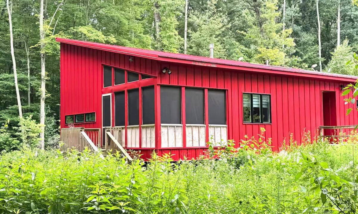 Fennville House | Modern Design in Nature | Luxe Escape