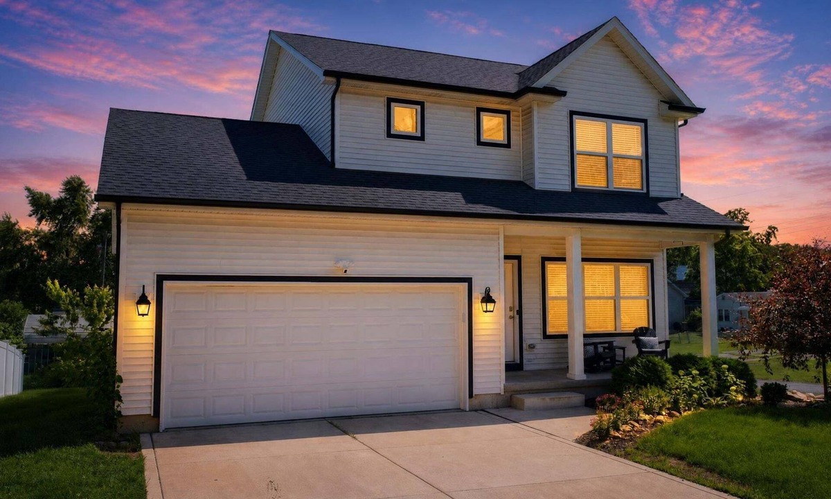 Cedar Lake House | NEW! Cedar Lake 4BR Home for 8 w/Lake Views
