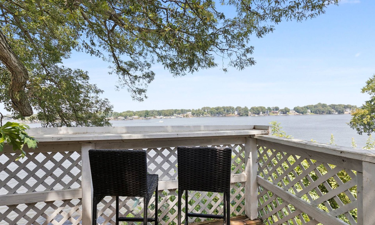 Monticello Cabin | NEW! Dave's Last Resort Lakeside - Long Stay Discount - Cozy Cabin 6