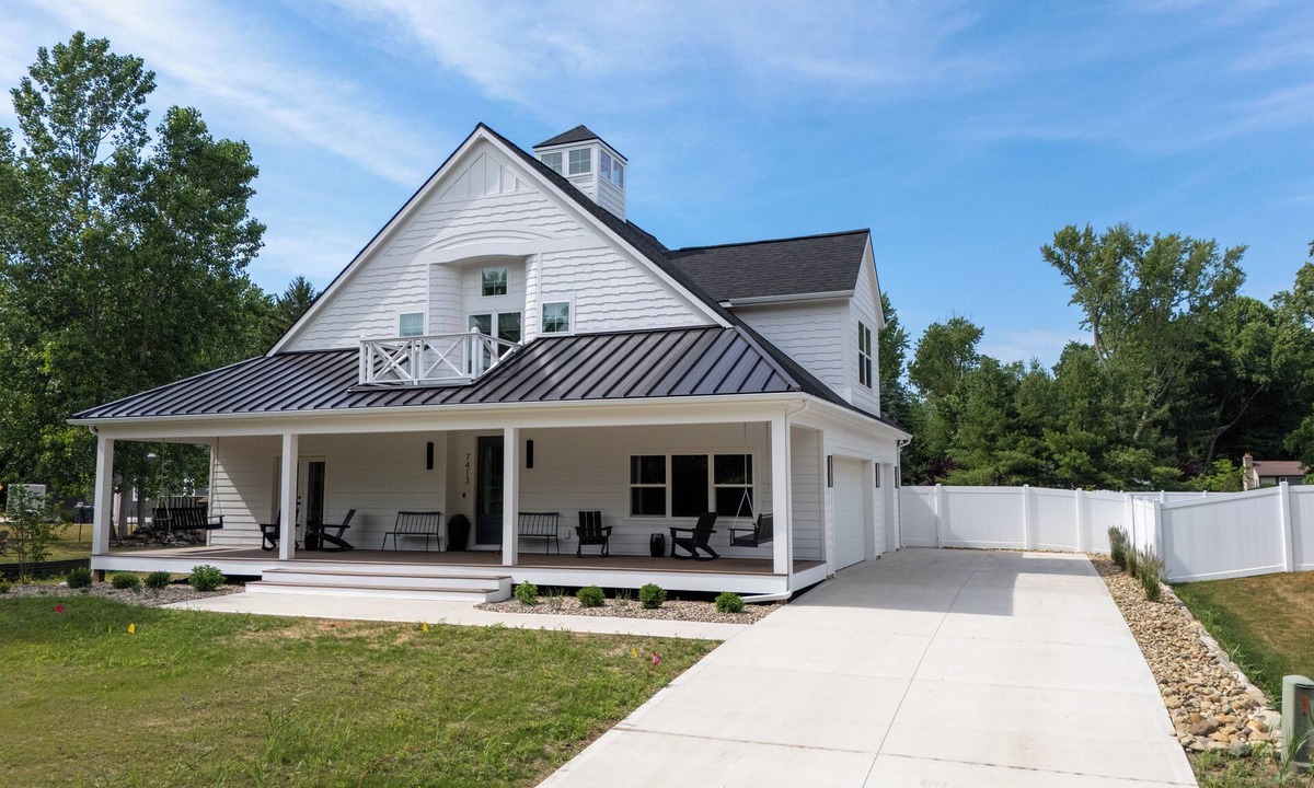 West Wing Estates House | NEW! Private Salt Water Pool, Hot Tub, 6 Bed, 6Bath, Game Room, 1 Block to beach
