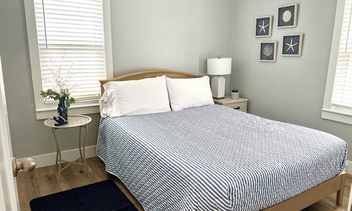 Norton Shores House | Norton Shores house sleeps 6, walking distance to Maranatha, and Lake Michigan.