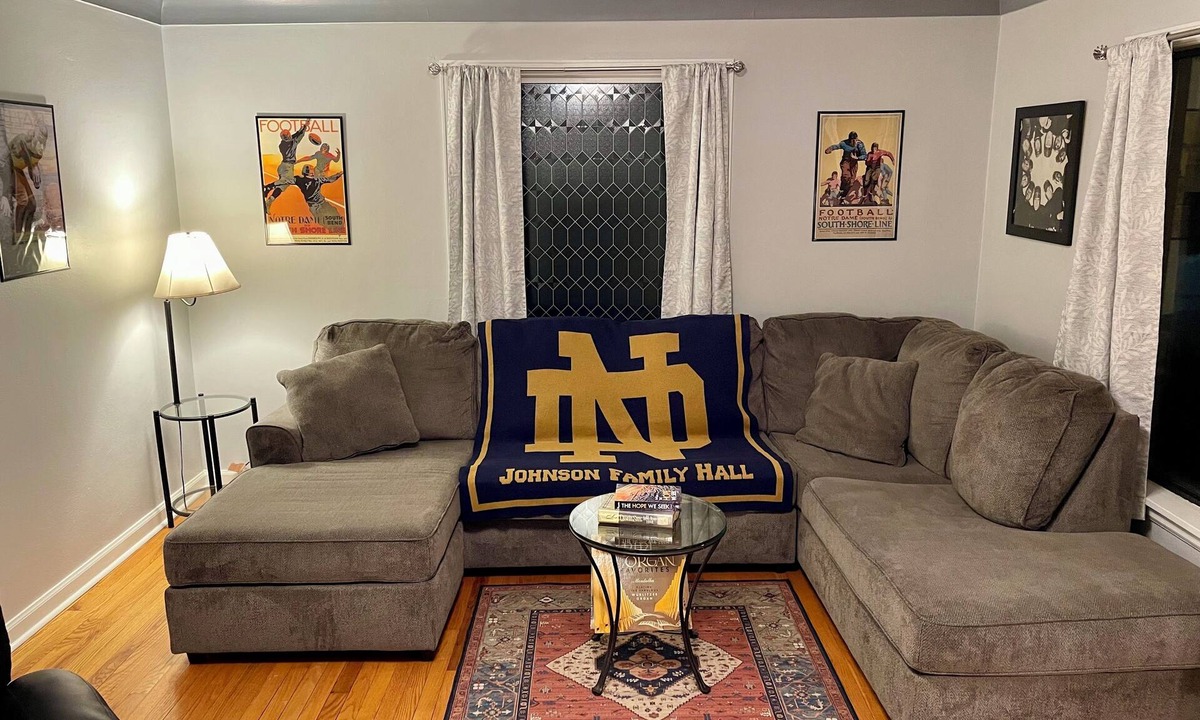 Roseland House | Notre Dame or Memorial hospital in minutes. ~Vintage charm with modern comfort~