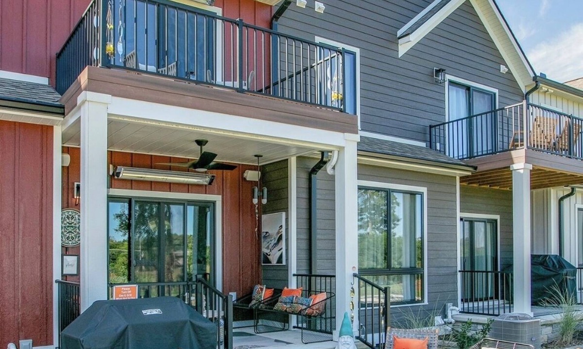 Wooded Estates House | Notre Grande Dame - Spacious NEW 4-bedroom within walking distance to ND