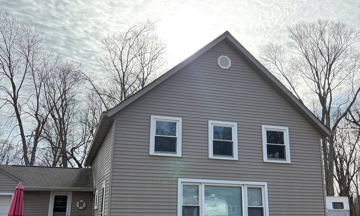 Oak Harbor House | Oak Harbor, OH. Perfect for anglers, birdwatchers and traveler. 4.9m Magee Marsh