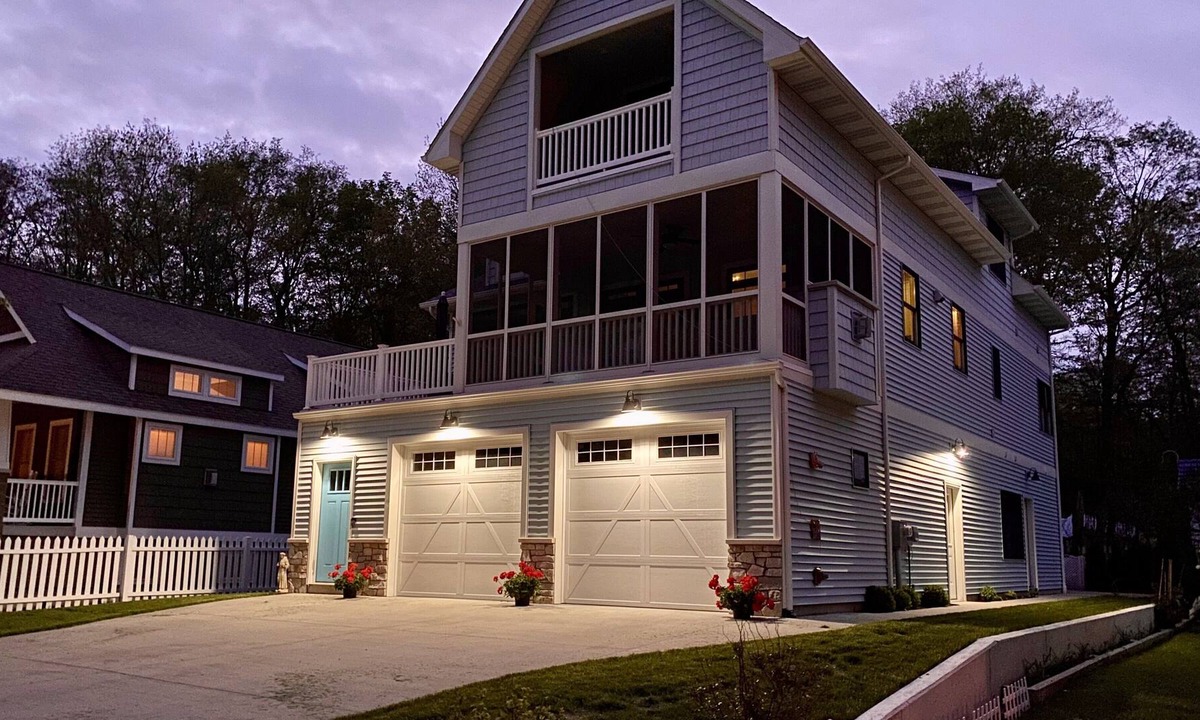 Macatawa Apartment | Ottawa Beach Historic District Guest Suite