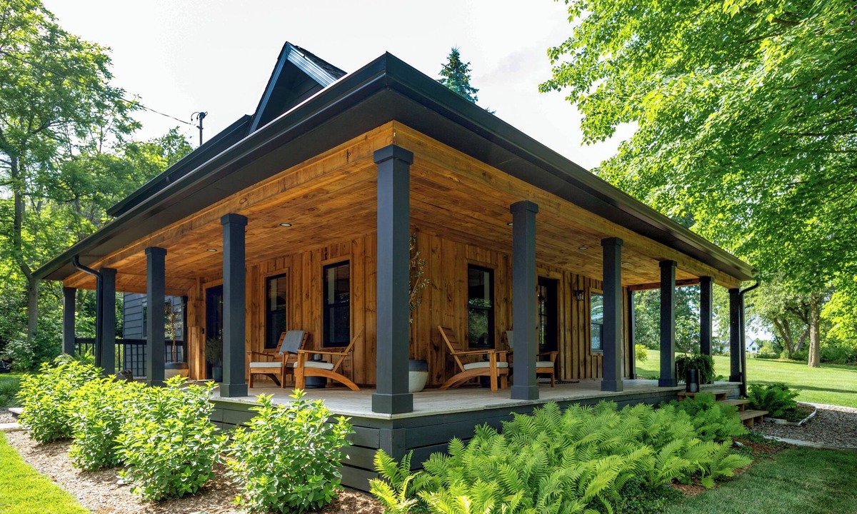 Fennville House | Peaceful, Modern Farmhouse. Premier Host. Minutes From Beach. Dog Friendly.
