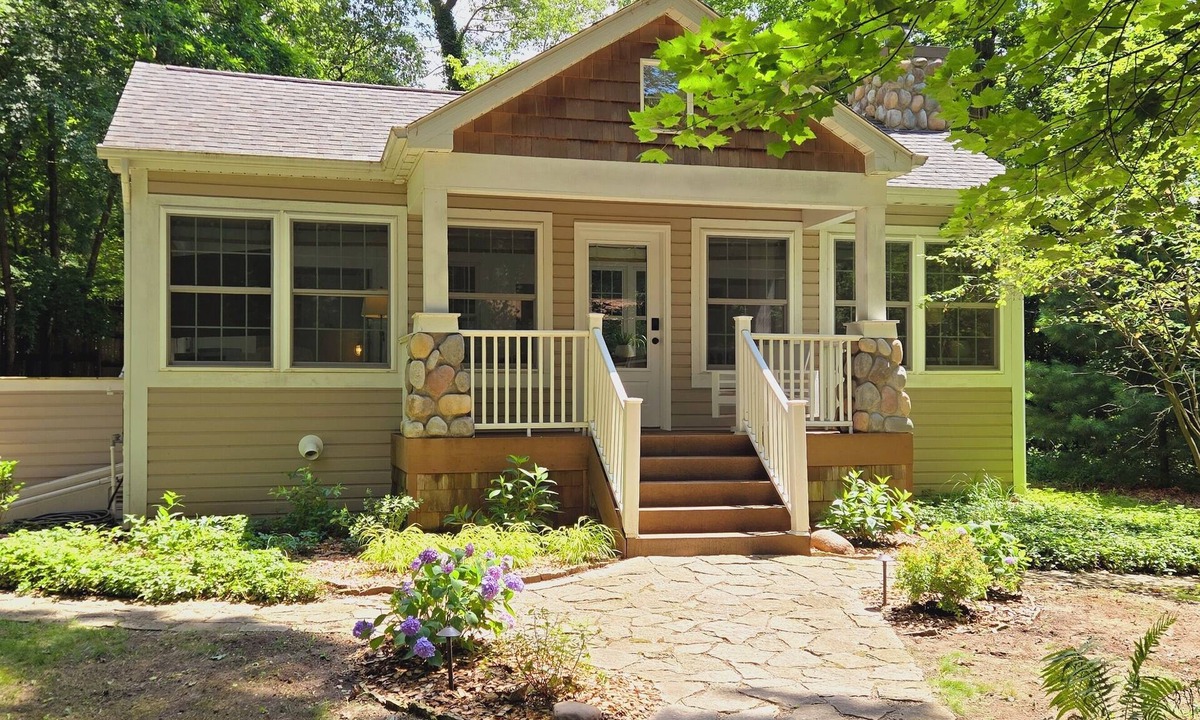 Michigan City Cottage | Relaxing Woodsy Cottage Retreat: Perfect for Families & Friends [Sleeps 8]