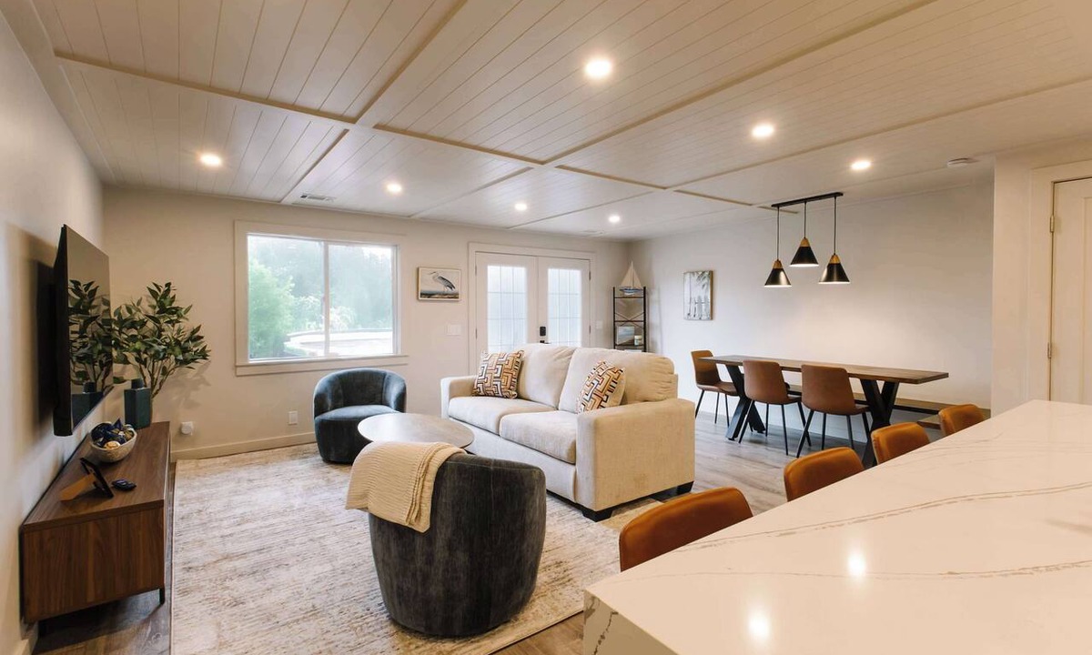 Grand Haven Apartment | Rooftop Patio Downtown GH: Steps to Lake & Dining