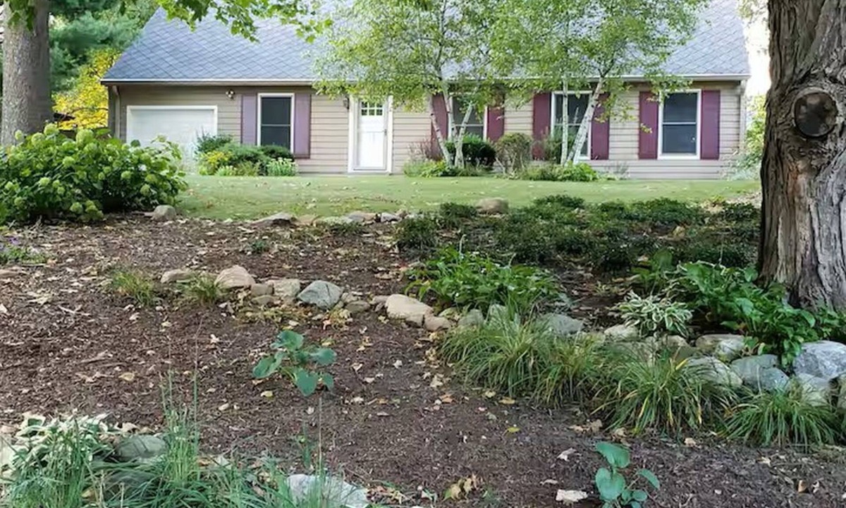 West Lafayette House | Ross-Ade, Mackey, Purdue Campus Only Steps Away