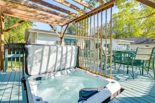 Onsted House | Sand Lake Retreat: Canal Access & Large Yard!
