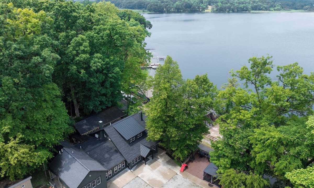 Cassopolis House | Sandy Beach WhlChr-Friendly Woodlands Lodge w/47 Wooded Acres w/Trails!