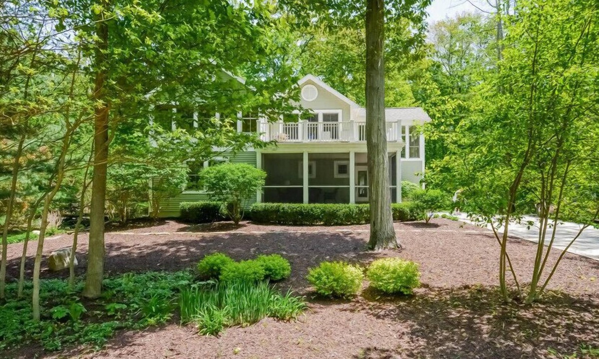 Fennville House | Saugatuck Beach Home On A Quiet, Private Wooded Lot
