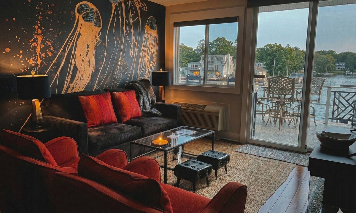 Saugatuck Condo | Saugatuck Couples Waterfront condo. Beach,hike, boat, kayak, Outdoor heated pool