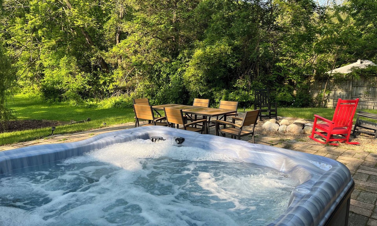 Sawyer House | Sawyer Home With Hot Tub! Two Night Summer Min!