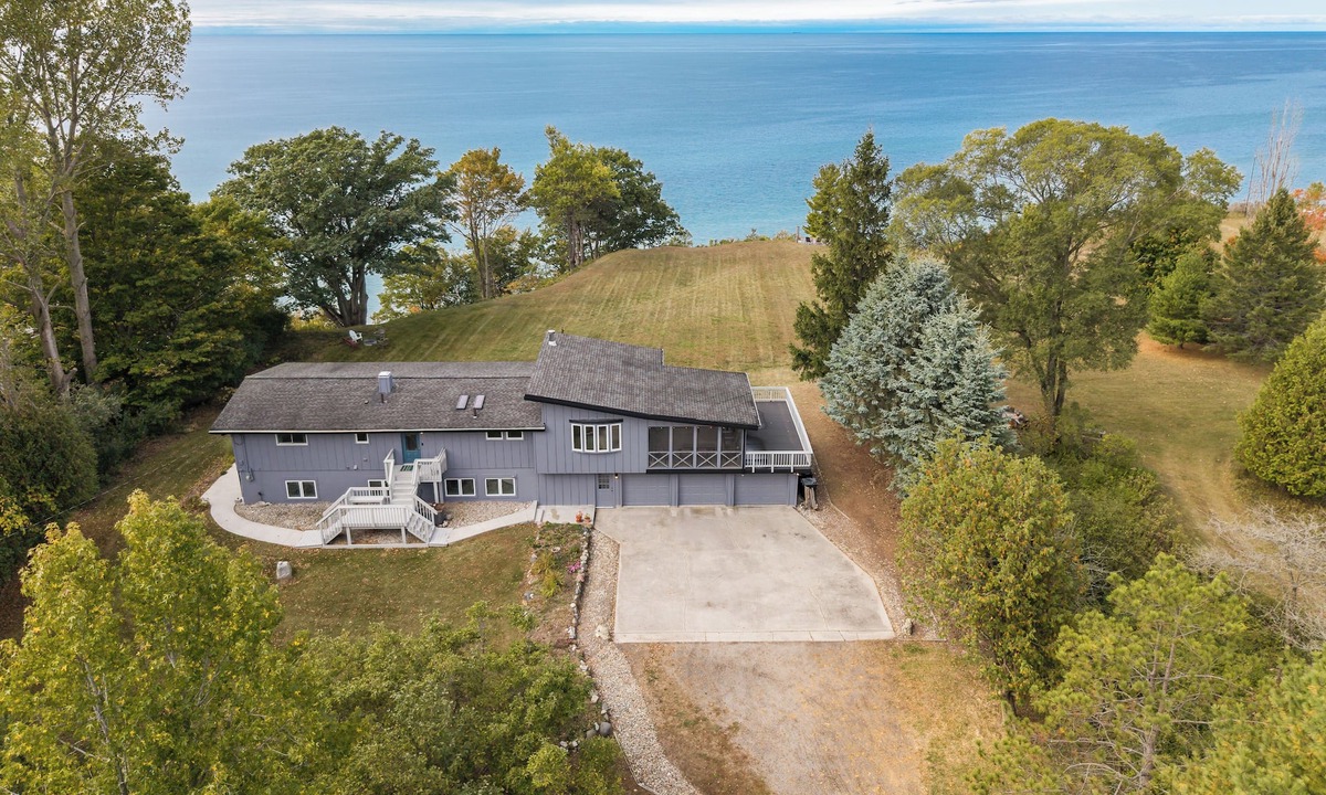 Montague House | Scenic Shores: Your Front Row Seat to Lake Michigan Sunsets