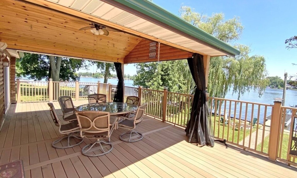 Fulton Cabin | Secluded SW Michigan Lake View Log Cabin w/Fire Pit & Deck on Long Lake
