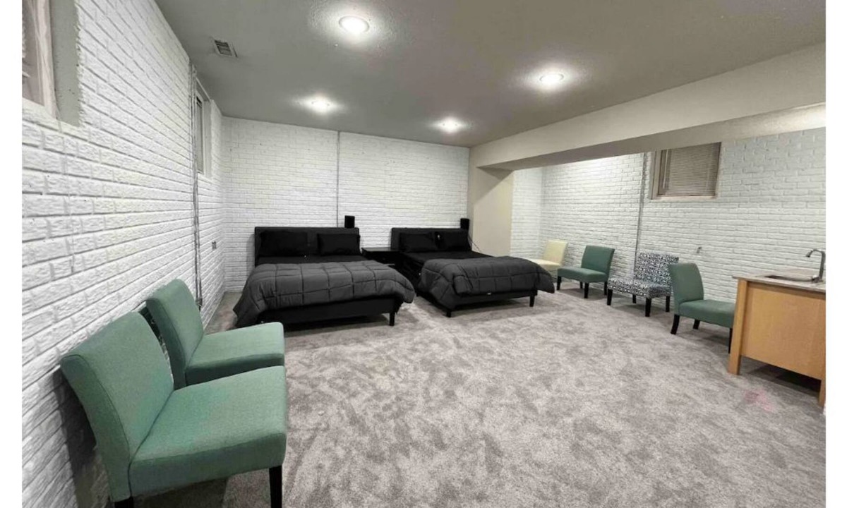 Kennedy King House | Spacious Basement with home theater and bathroom!!