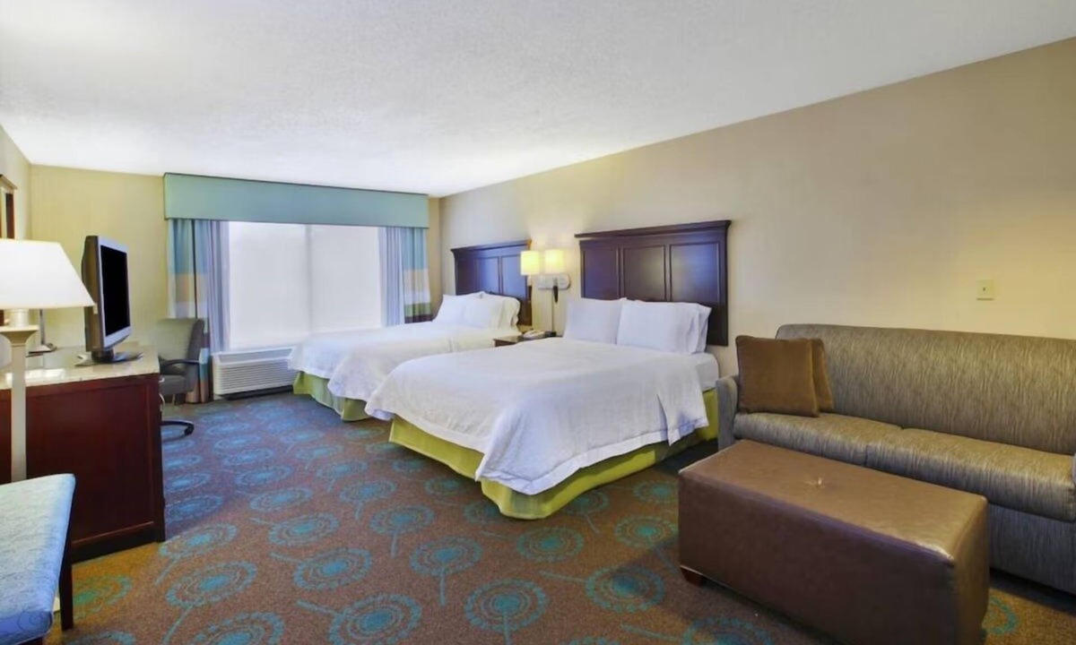 South Bend Hotel | Spacious Suite w/Free Breakfast – Great for Families