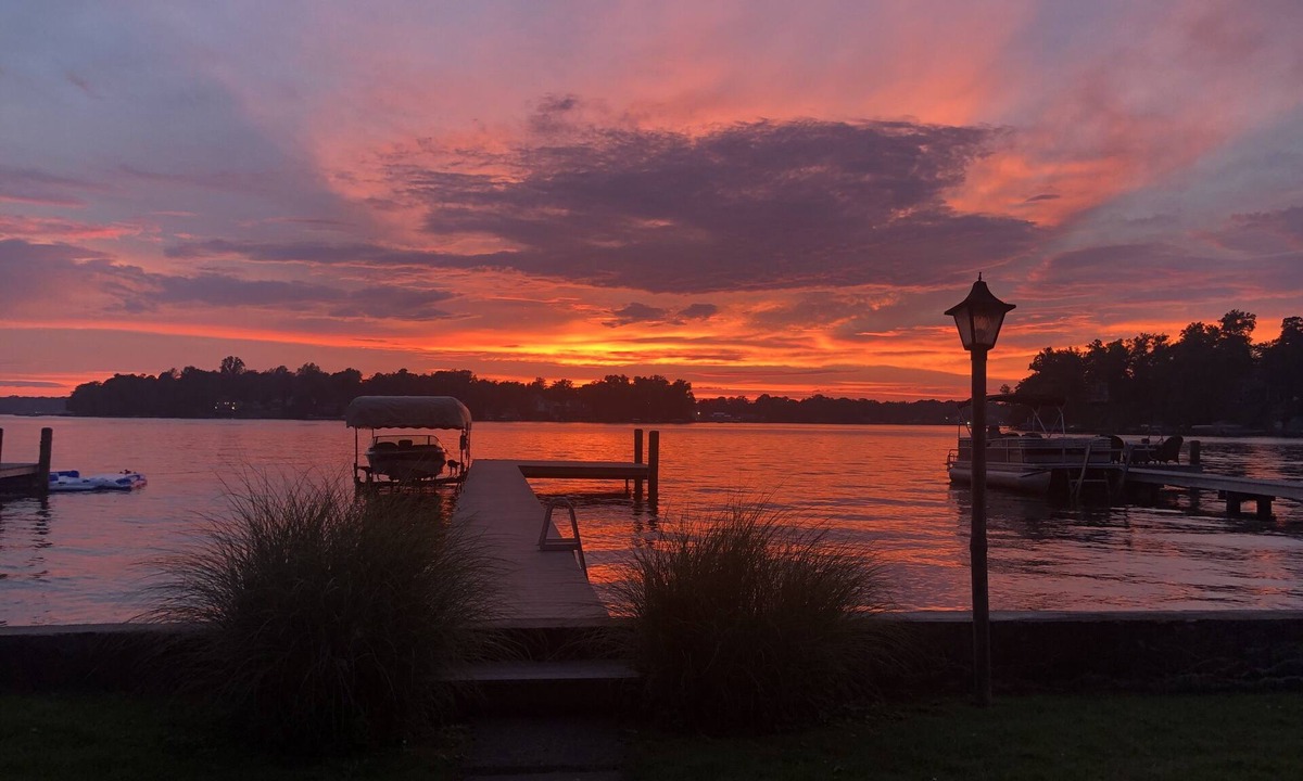 Paw Paw Lake Cottage | Spectacular Michigan Cottage on All Sports Paw Paw Lake