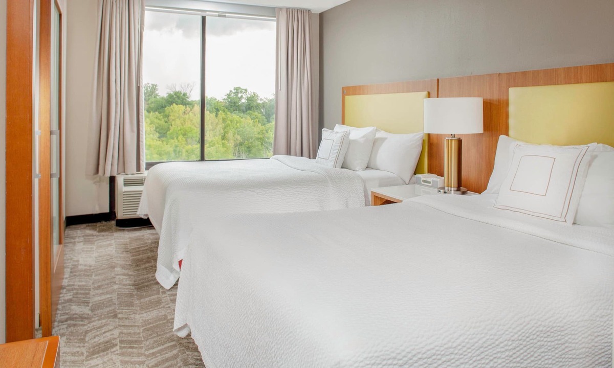 Forest Park Hotel | SpringHill Suites Cincinnati North/Forest Park