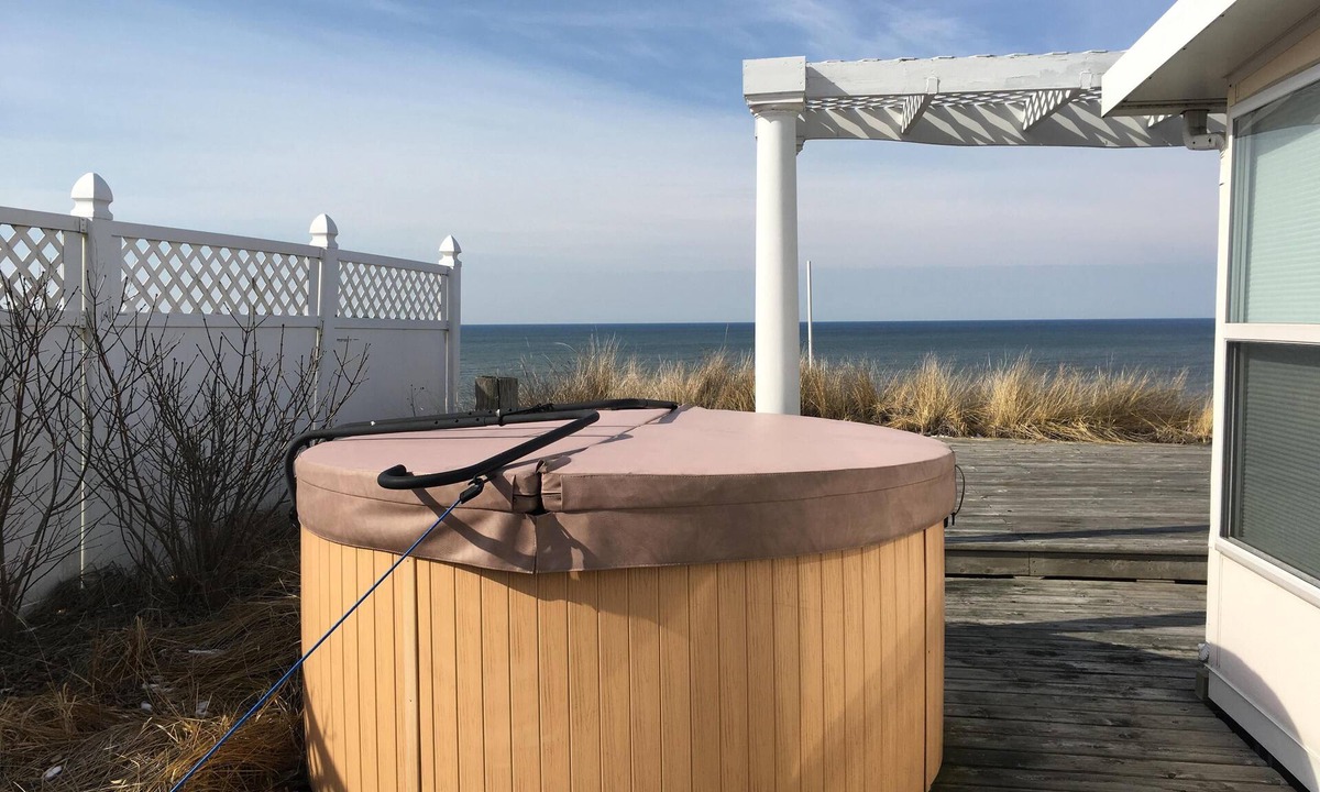West Olive Cottage | Stunning Lake Michigan views in our light, airy beachfront cottage. Sleeps 10.