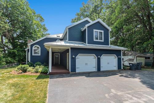 Berrien Springs House | The Big Blue Lakehouse