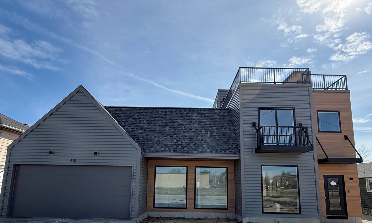 Spring Lake House | The Blue Haven House- Roof top deck overlooking the water