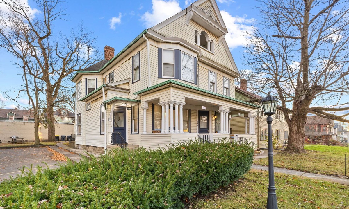 Anderson House | The Duchess Guest House, Walk to Downtown Anderson, Historic!